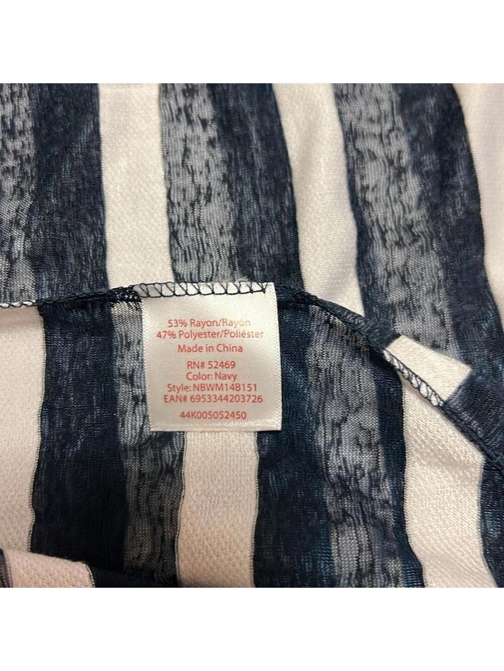 NWOT Blue & White Striped Infinity Scarf One Size - Lightweight Casual Accessory - Picture 4 of 4